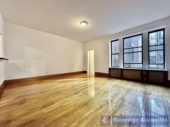 3rd image of 302 W 107th St #22