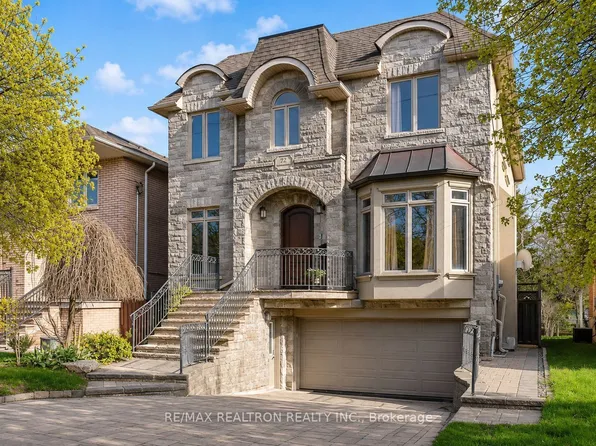 71 Newton Dr, Toronto, ON M2M 2M8