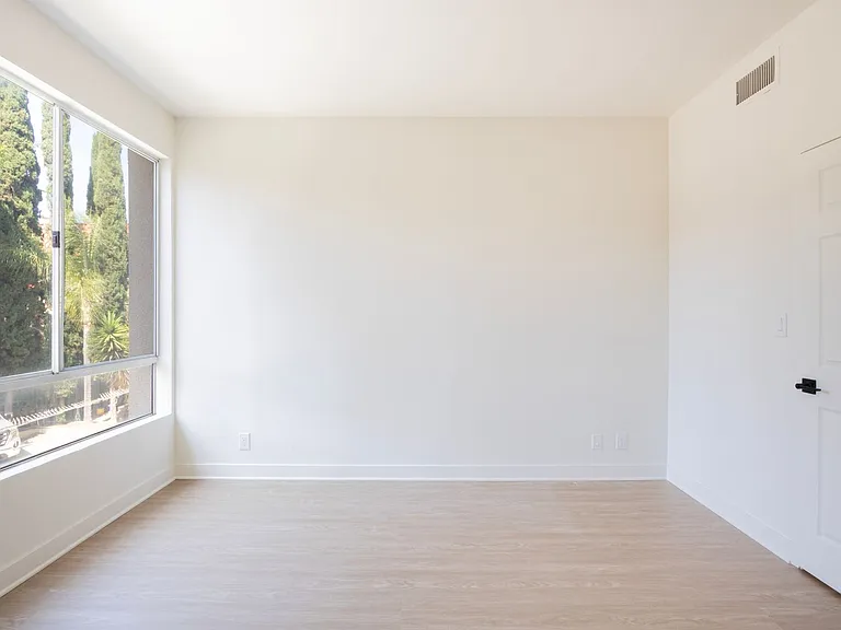 Welcome to 1616 Serrano Ave — Photo 20