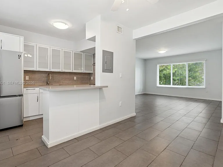 8501 Hawthorne Ave #4 — Photo 2
