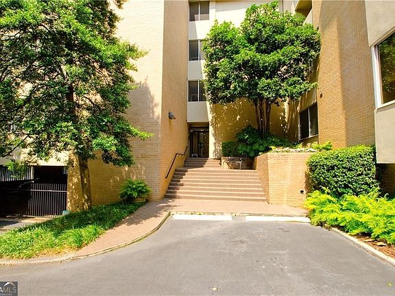 2nd image of 2734 Peachtree Rd NW APT C404