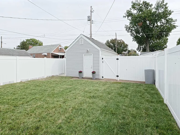 3554 Jamieson Ave — Photo 34