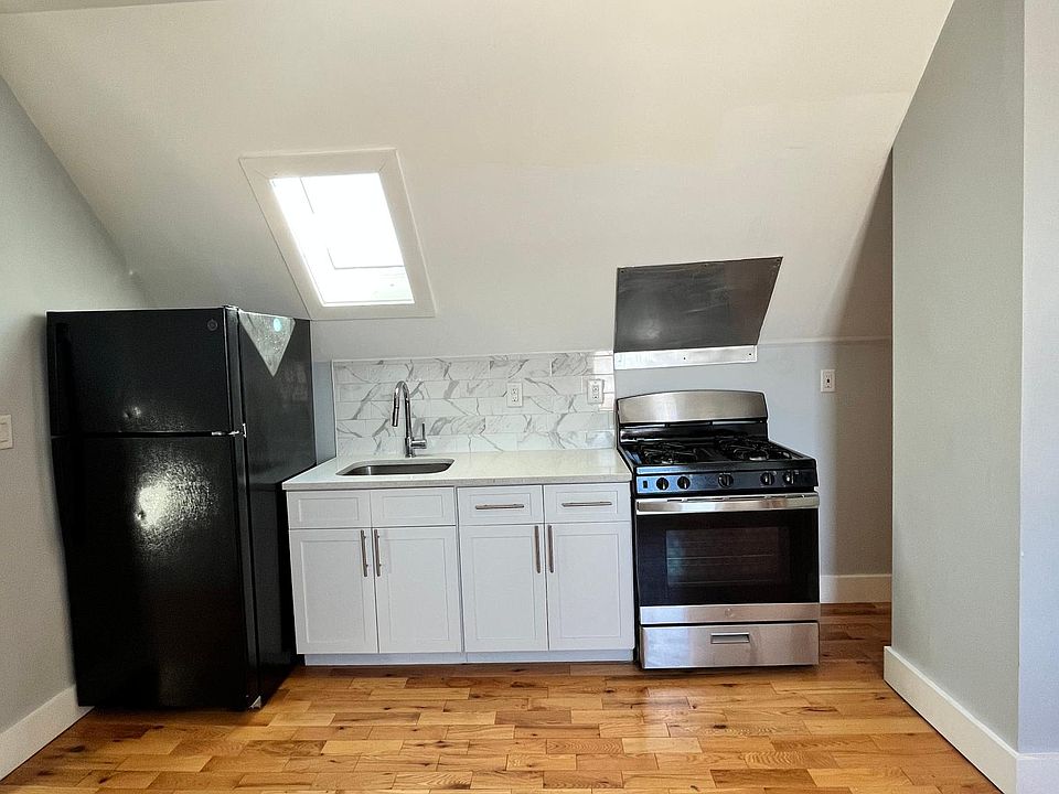 1st image of 112 Clendenny Ave APT 2