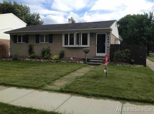 23416 Glenbrook St, Saint Clair Shores, MI 48082