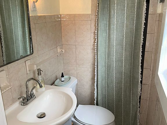 3rd image of 501 N Martin Luther King Jr Ave #1/2