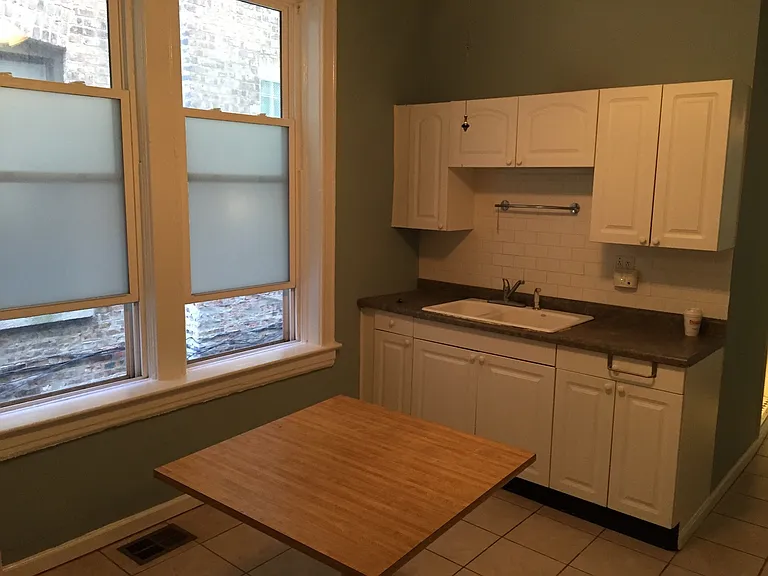 1037 S Racine Ave #1F — Photo 5