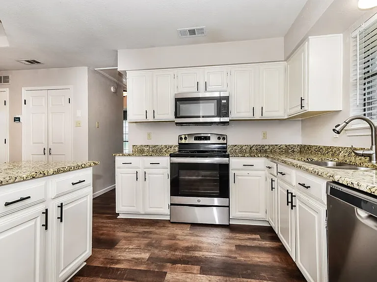 3315 Kellie St — Photo 7