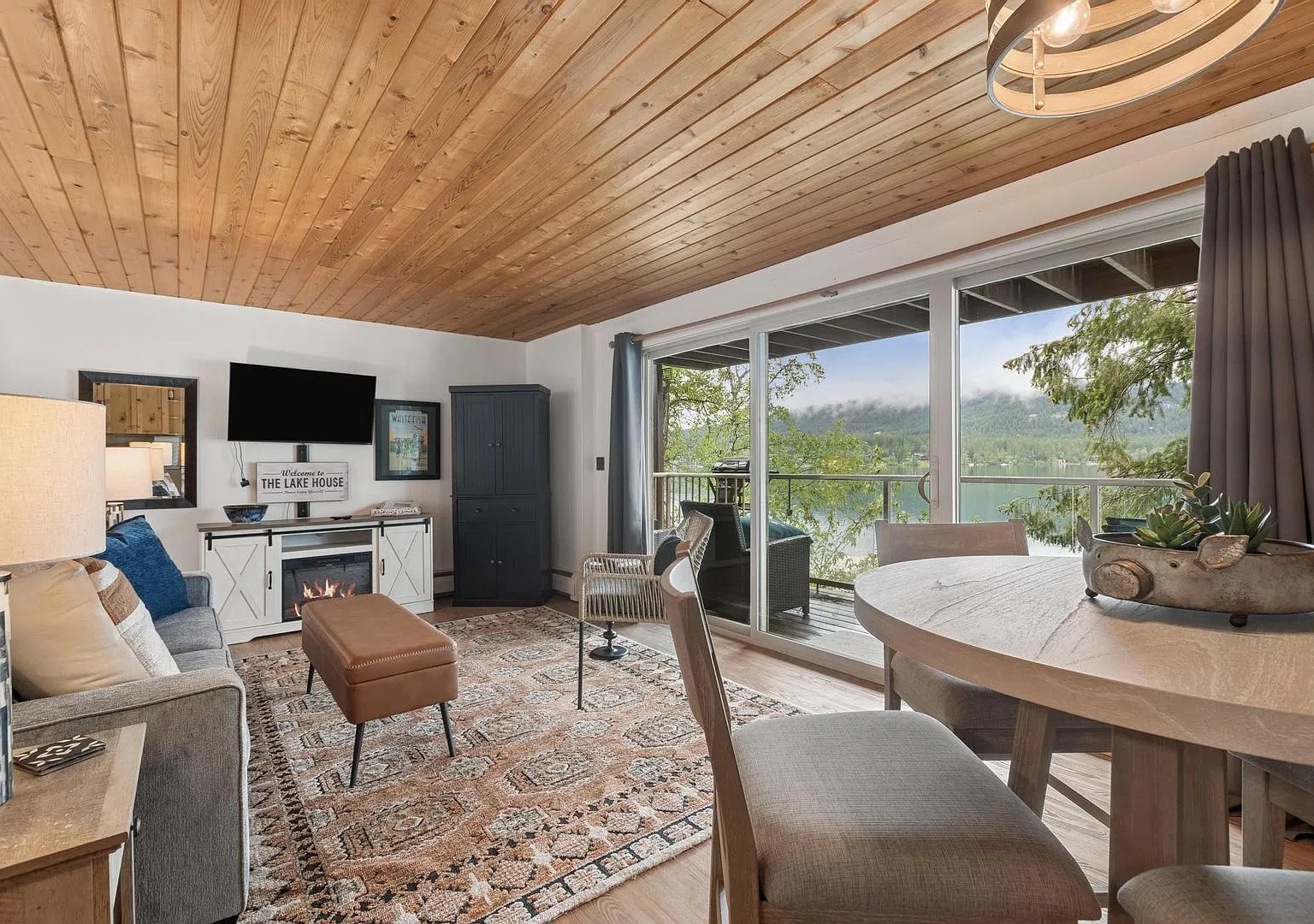 1 bedroom, 1 bath condo on Whitefish Lake — Photo 1