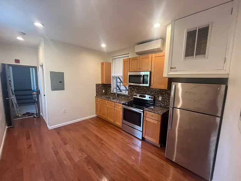 117 N 21st St #2-R — Photo 6