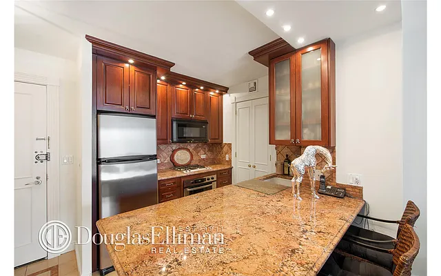 Rented by Douglas Elliman | media 2