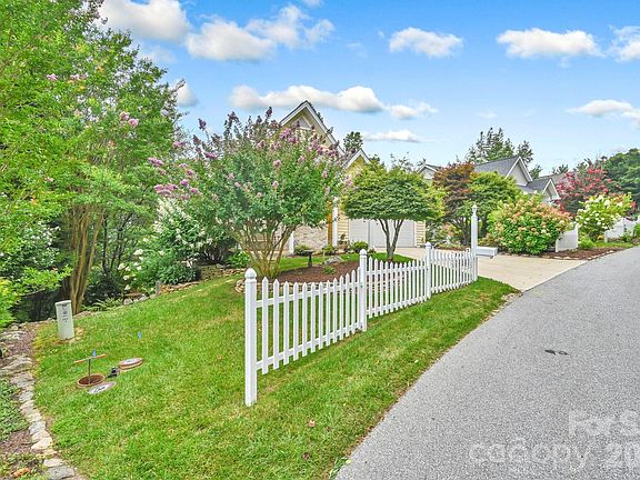 3rd image of 230 Carriage Summitt Way #2423
