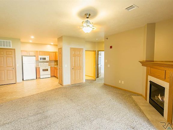 2nd image of 7434 S Louise Ave #C104