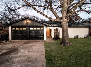 2703 Colleen Dr, Arlington, TX 76016