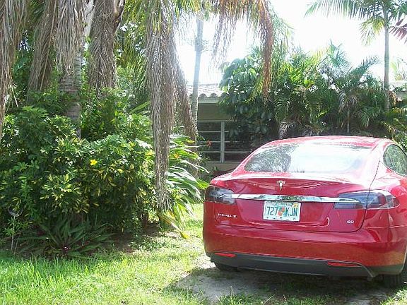 2nd image of 920 SW 22nd St