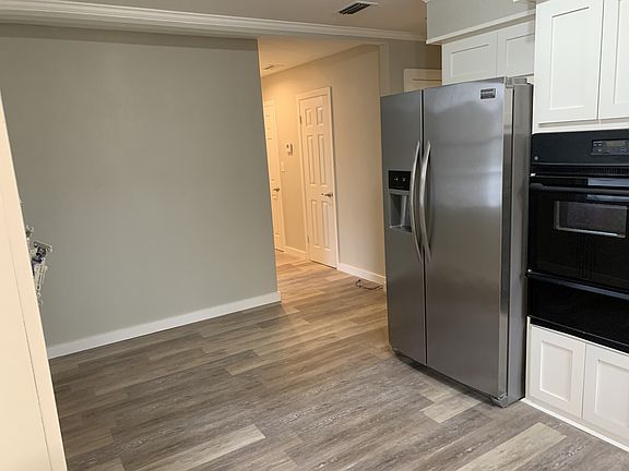4th image of 2203 Mercedes Rd #2