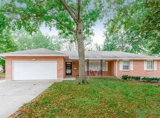 7601 Crescent Dr, Raytown, MO 64138