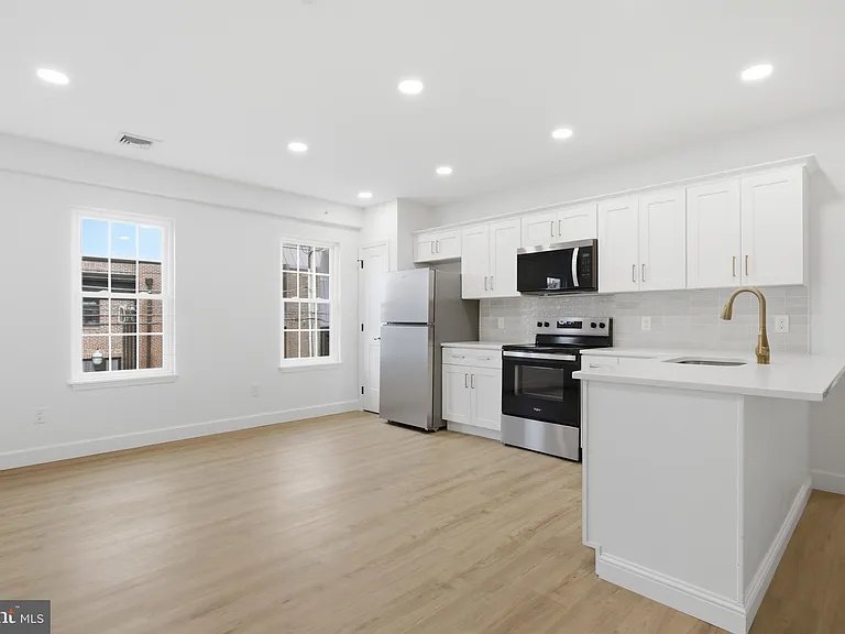 100 W Front St #2B — Photo 2