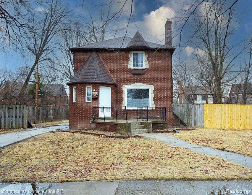 1st image of 9957 W Outer Dr