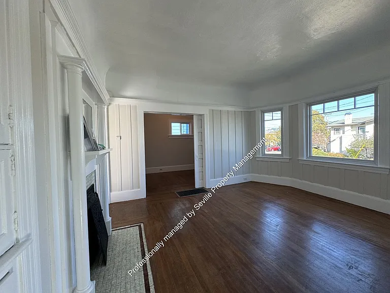 6525 Herzog St — Photo 2