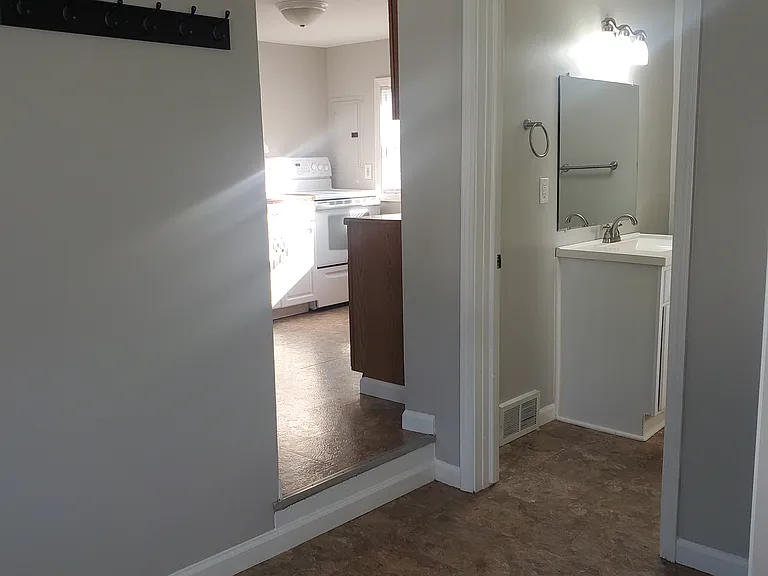5776 Lakeview St — Photo 5