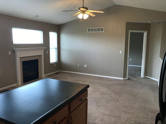 5th image of 312 Jillian Dr