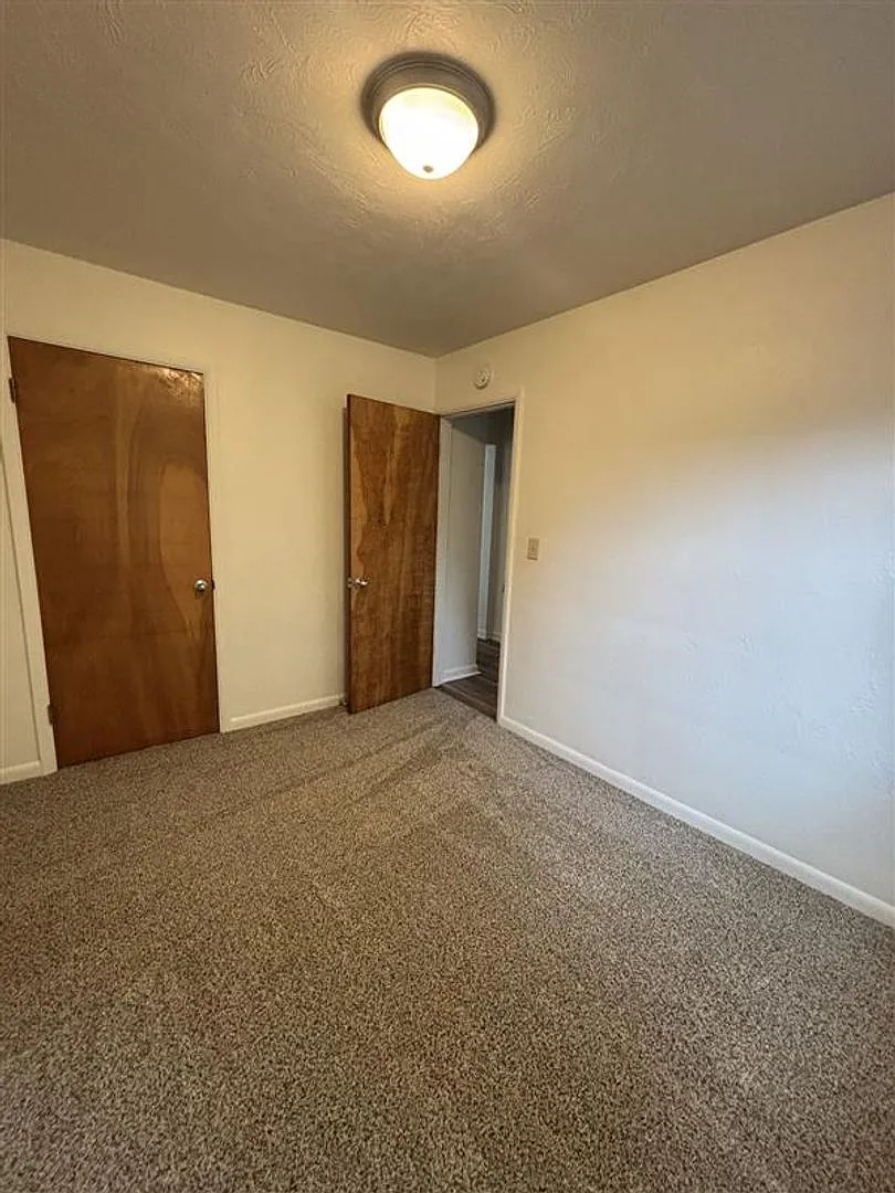 1031-1033 Saginaw St S Salem, OR 97302 — Photo 3