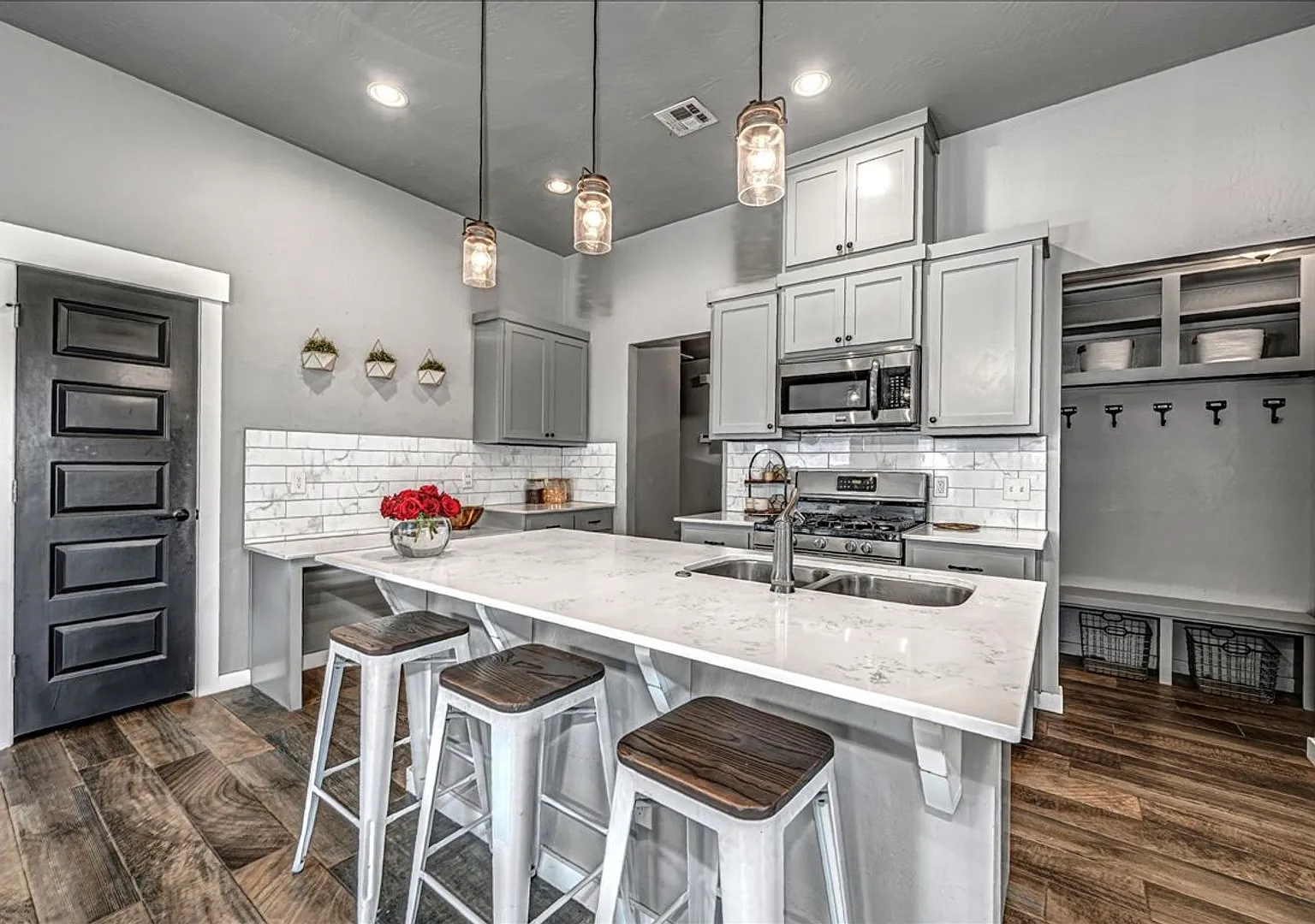Look at this beautiful home! Open house 9/2, Wednesday 5:00-7:00 PM — Photo 3