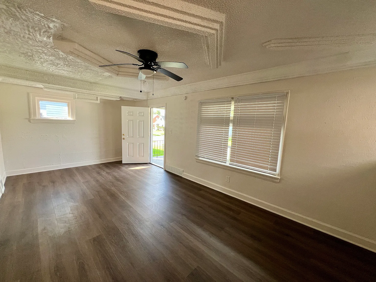 4 bed, 1560 sqft, $2,000 — Photo 4