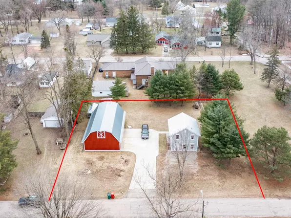 E1471 Arbor St, Waupaca, WI 54981