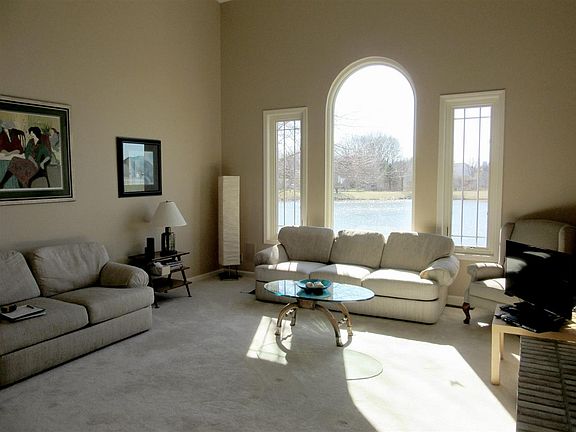 5th image of 3325 Whirlaway Ct