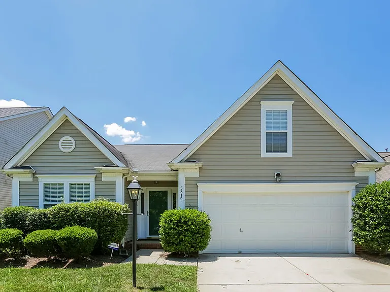 5819 Waverly Lynn Ln — Photo 1