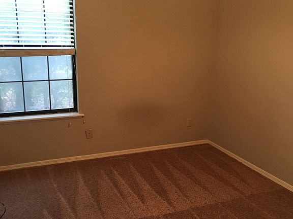 5th image of 800-806 W Berry St #804