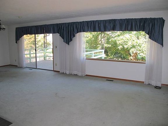 Living & dining rooms