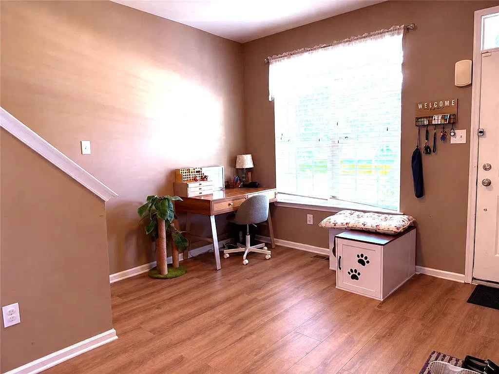 3 bed, 2.5 bath, 2270 sqft, $2,600 — Photo 3