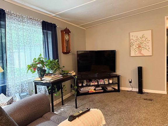 5th image of 5101 Bassett Ave