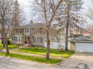 1005 E 21st St, Hibbing, MN 55746