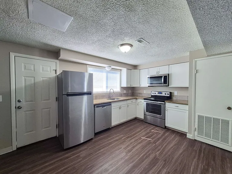 1543-1611 Salishan St SE — Photo 11