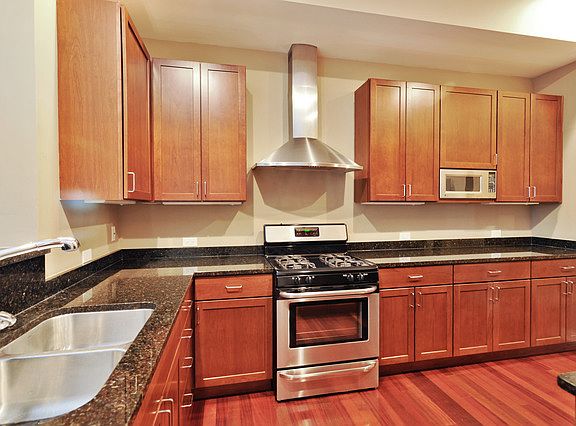 4th image of 1600 W North Ave #403