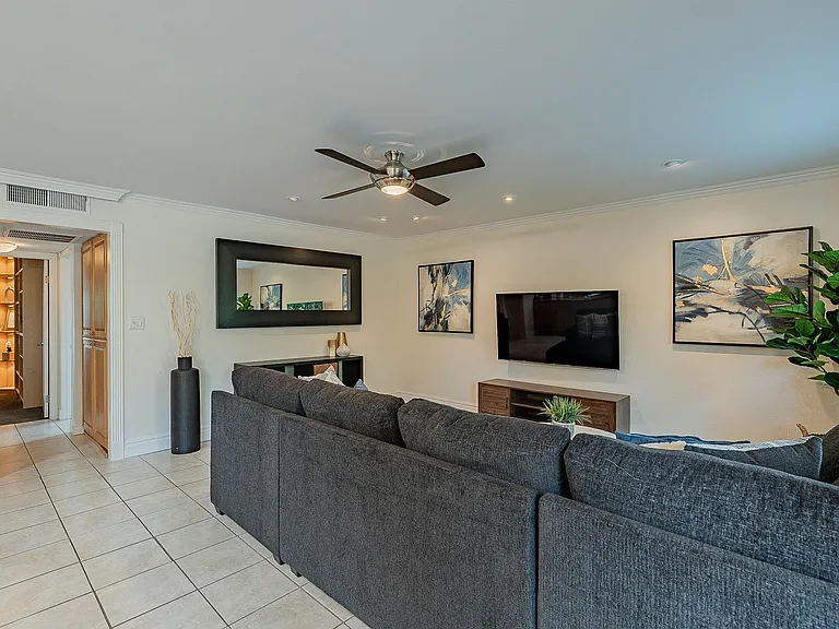 1127 N Granite Reef Rd — Photo 3
