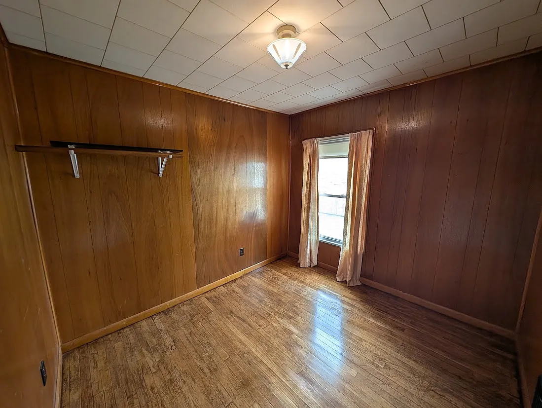 3 bed, 1350 sqft, $1,300 — Photo 3