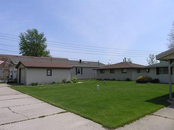 4th image of 2244 Parker Dr