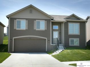 14211 Weber St, Omaha, NE 68142