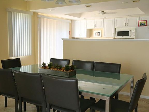 3rd image of 6237 Greenview Dr Unit 121