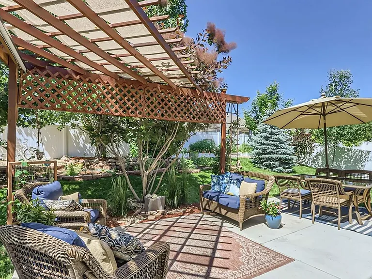 1518 Glacier Ave — Photo 29