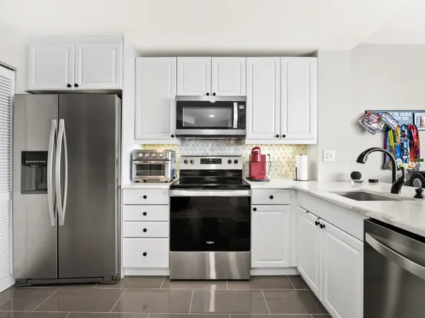 600 Harbor Boulevard image 3 of 28