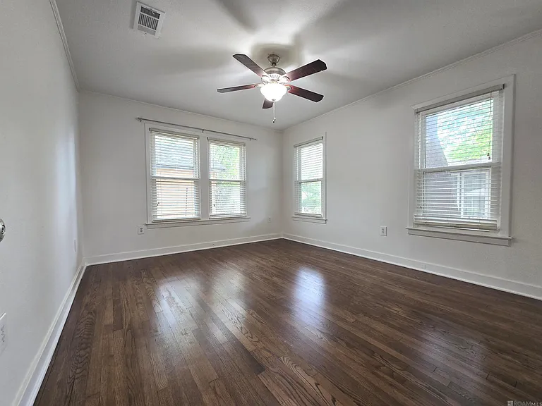 3423 Hundred Oaks Ave — Photo 8