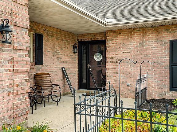 5th image of 695 Willow Creek Way