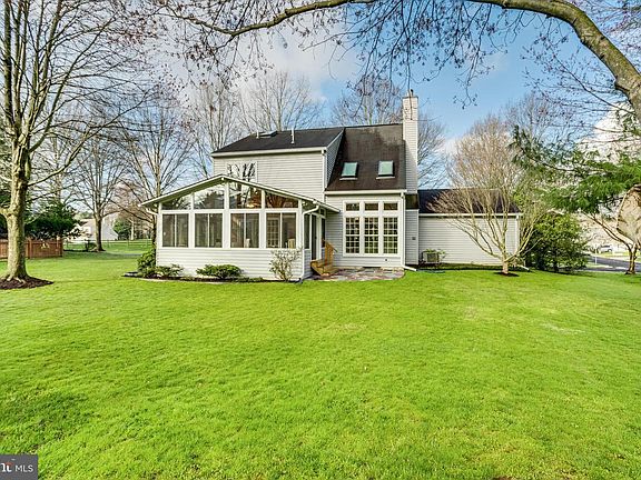 5th image of 4869 Sweetbirch Dr