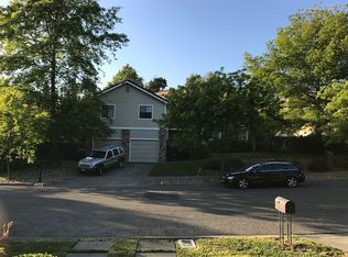 1040 Stonebridge Dr, Napa, CA 94558