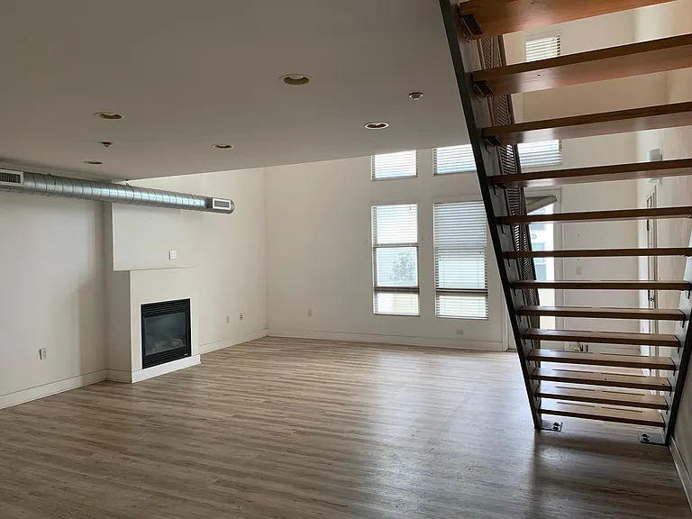 534 S Brea Blvd — Photo 18